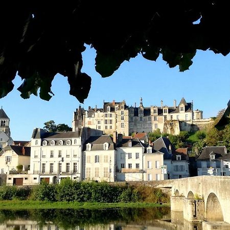 Au Pied Du Chateau Saint-Aignan  Exteriör bild