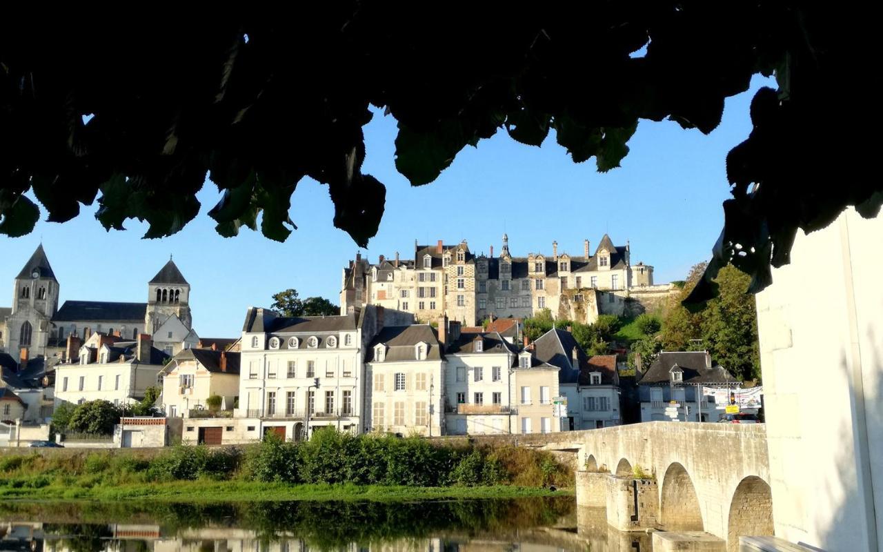 Au Pied Du Chateau Saint-Aignan  Exteriör bild